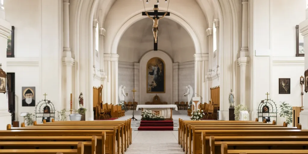 My Future MIL Showed Up to My Wedding in a Dress Identical to Mine – But My Groom’s Reaction Made the Whole Church Go Silent