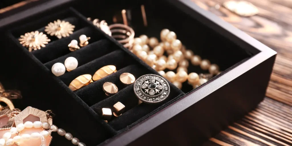 When I Was 15, My Dad Gave Me My Late Mom’s Jewelry—11 Years Later, He Called Me to Share ‘Important News’