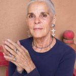 Hollywood star Ali MacGraw retired from acting & now lives in a tiny town where people respect her privacy