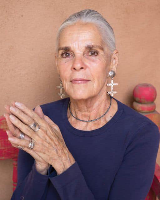 Hollywood star Ali MacGraw retired from acting & now lives in a tiny town where people respect her privacy