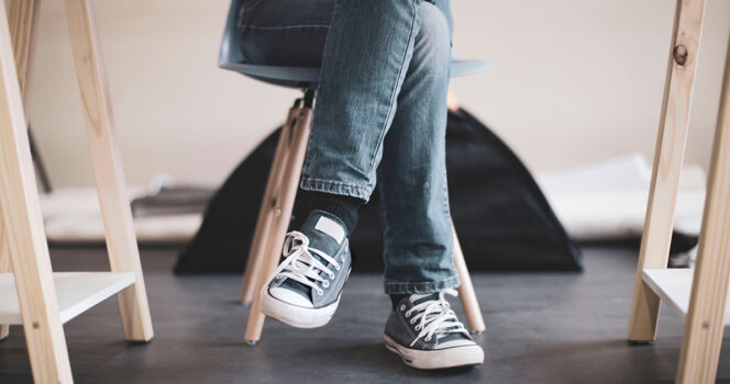 Why women cross their legs: A body language breakdown