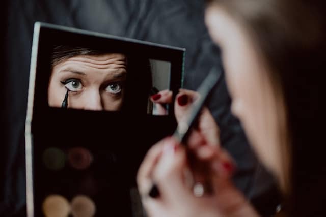 Does Makeup Use Reveal Narcissistic or Psychopathic Traits?