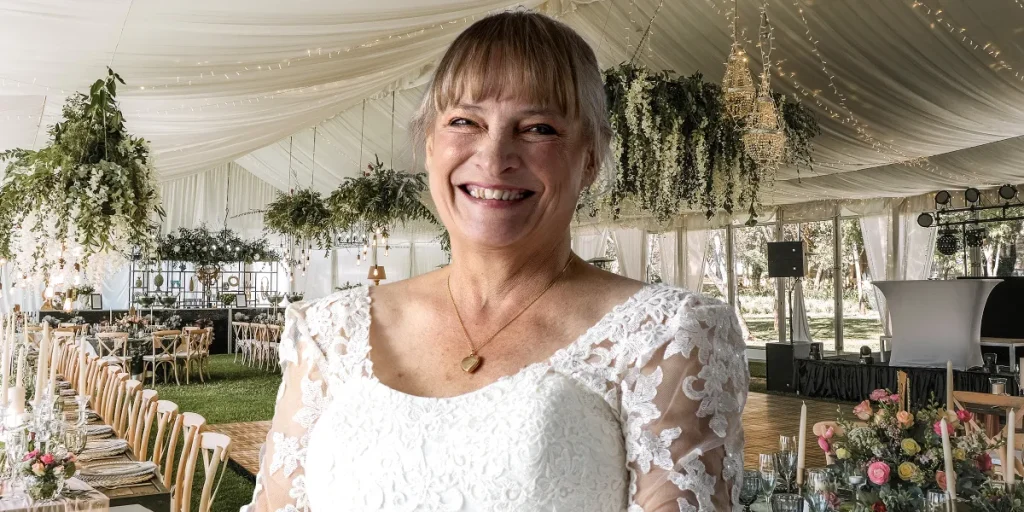 Sassy Mom Seeks Attention by Wearing a White Dress to Her Daughter’s Wedding – But the Bride Outsmarts Her Perfectly