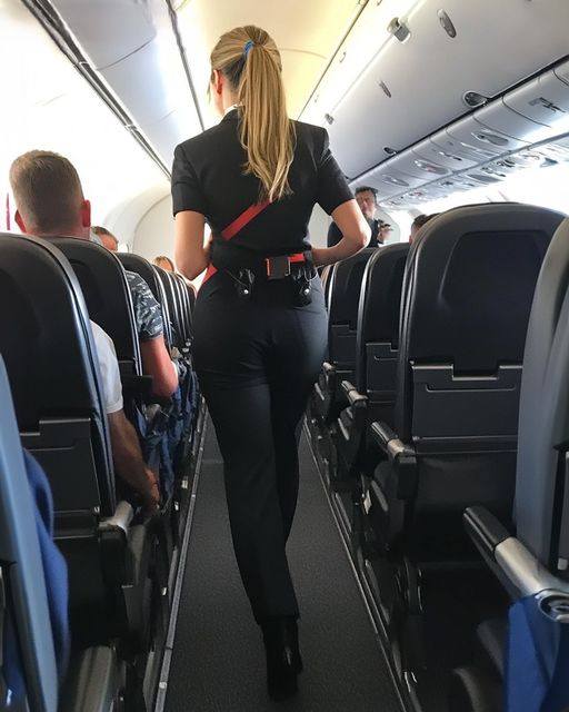 INCREDIBLE what happened on this airline: Flight attendant unleashes the…