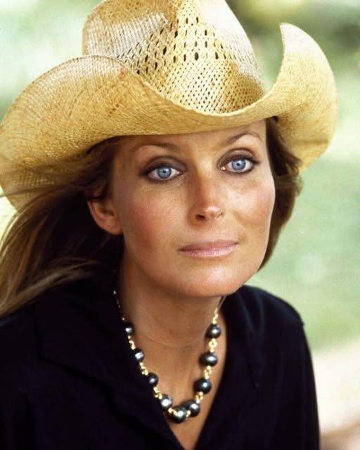Those eyes, Who can recognize this beauty? She was a true beauty icon but today she turned 67.